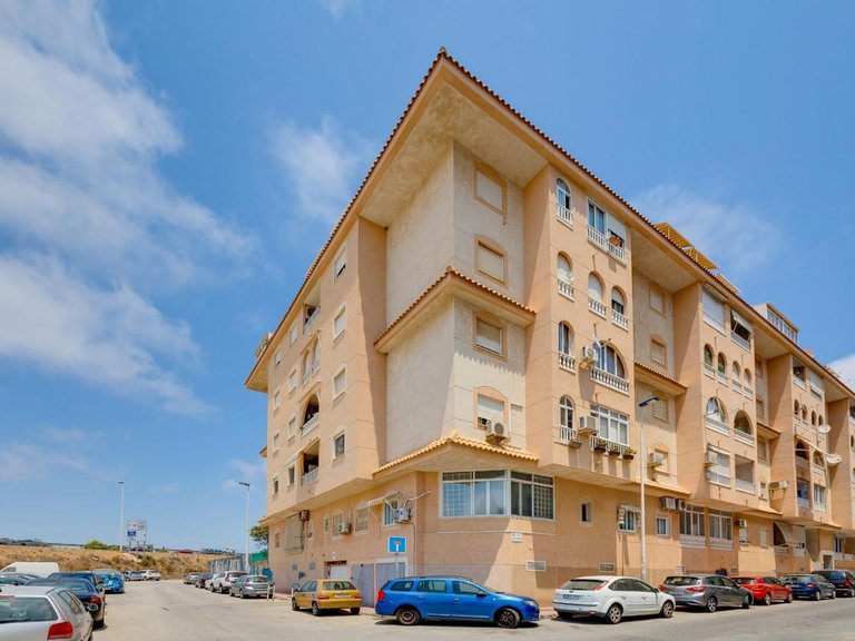 Apartment for Sale in Torrevieja, Alicante 30