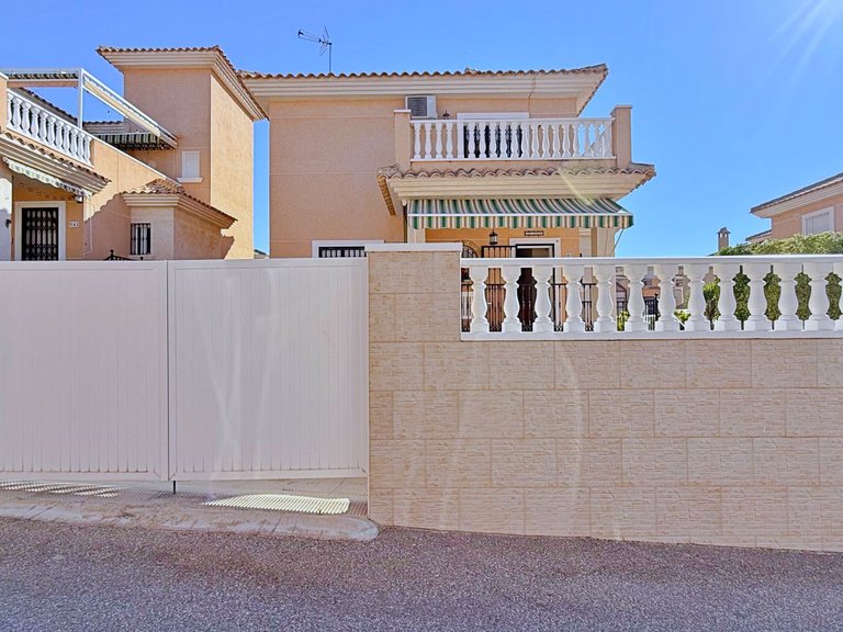 Villa for Sale in Los Altos, Alicante 2