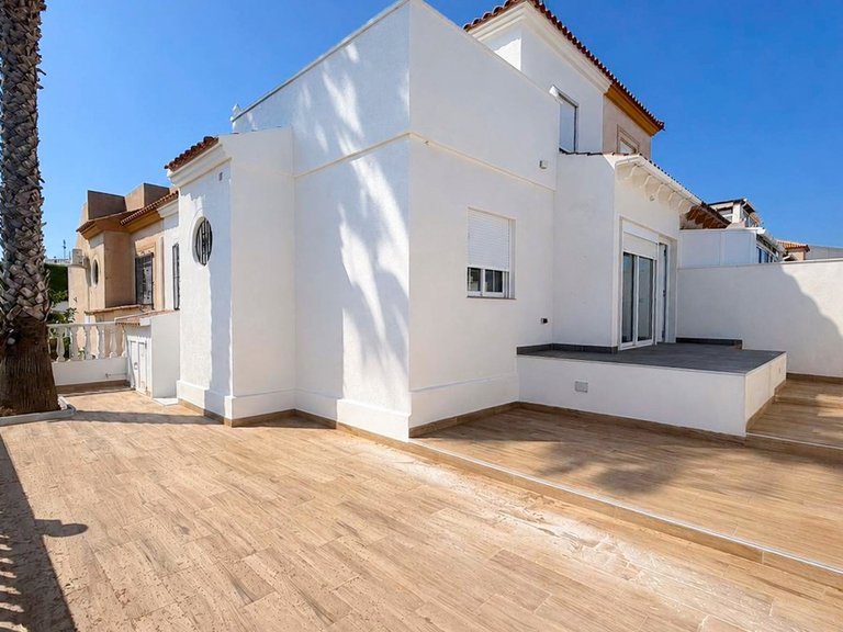 Town House for Sale in Los Altos, Alicante 1