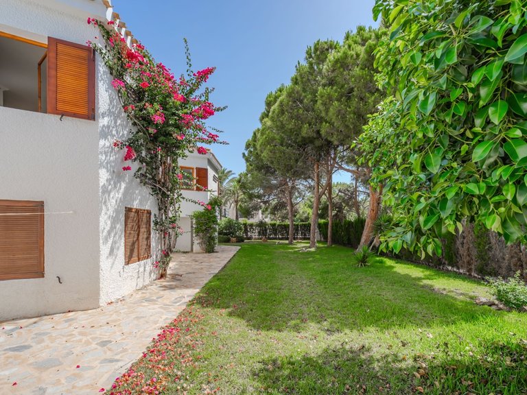 Villa for Sale in Cabo Roig, Alicante 5