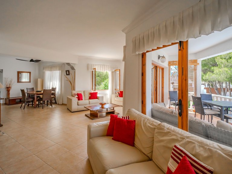 Villa for Sale in Cabo Roig, Alicante 12