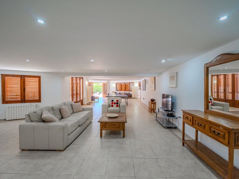 Villa for Sale in Cabo Roig, Alicante 38