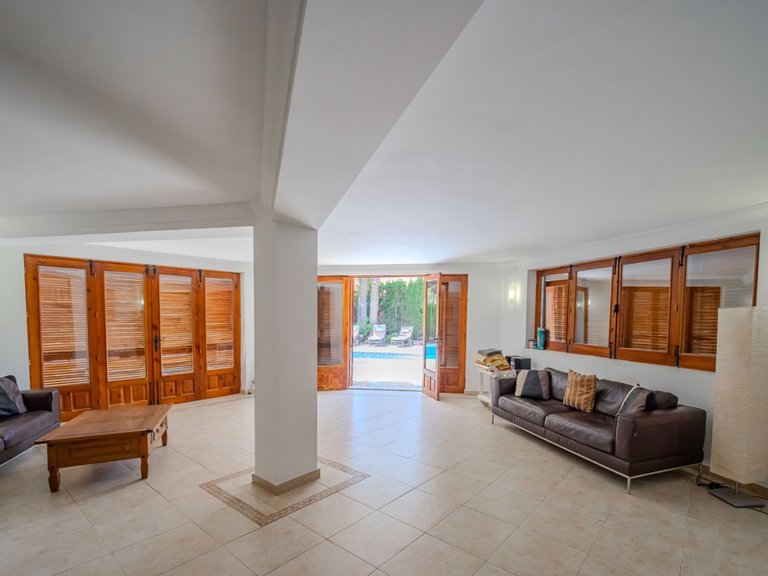 Villa for Sale in Cabo Roig, Alicante 41