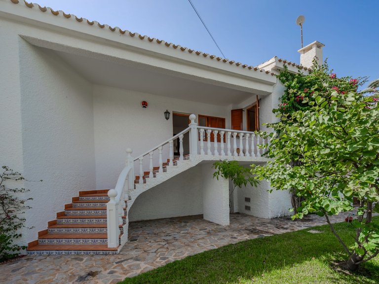 Villa for Sale in Cabo Roig, Alicante 43