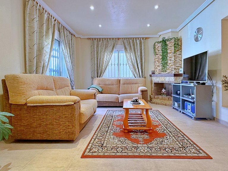 Villa for Sale in Los Altos, Alicante 20
