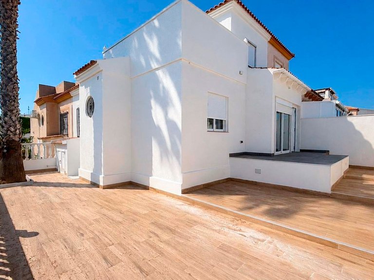 Town House for Sale in Los Altos, Alicante 1