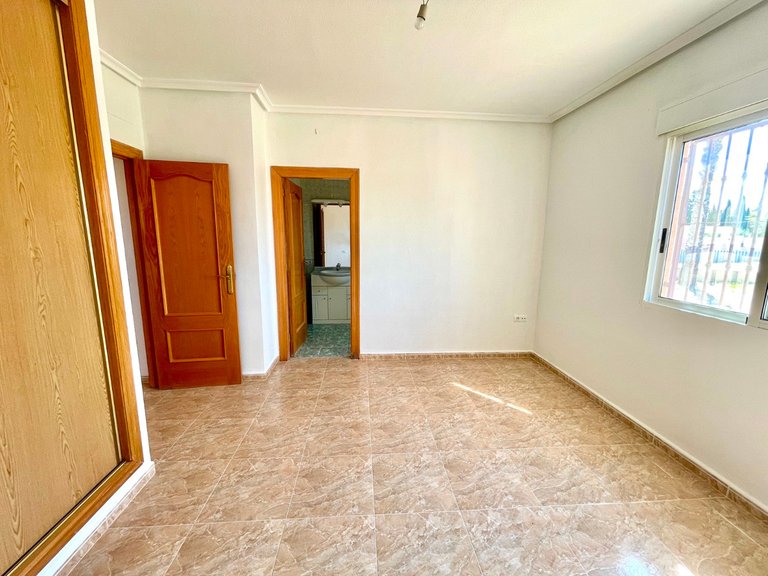 Villa for Sale in Catral, Alicante 37