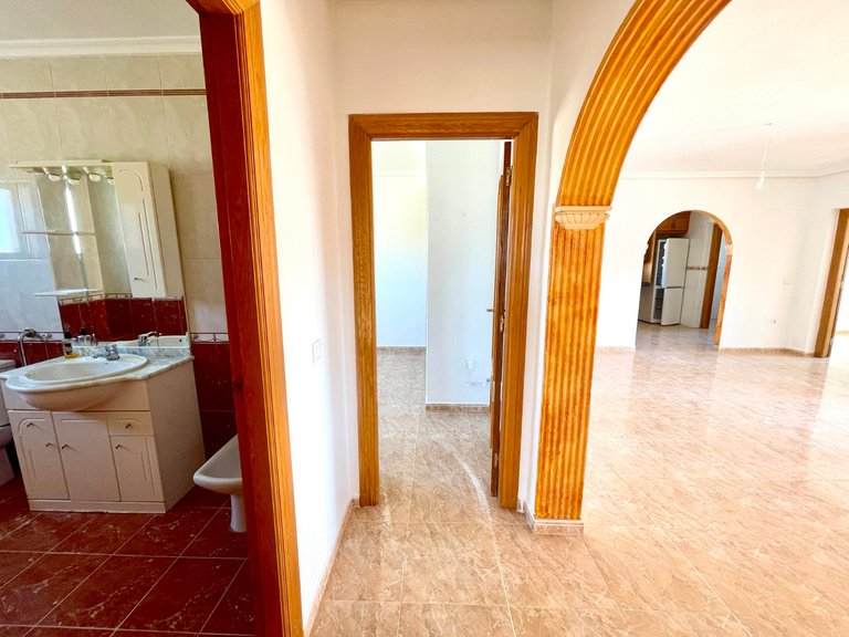 Villa for Sale in Catral, Alicante 39