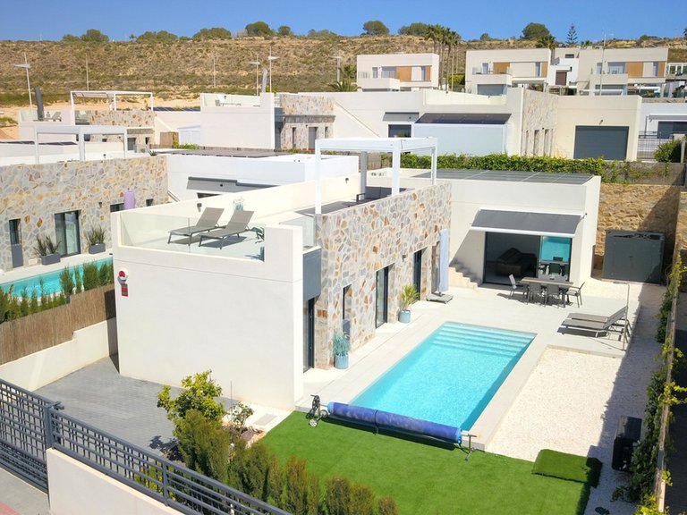 Villa for Sale in Algorfa, Alicante 1