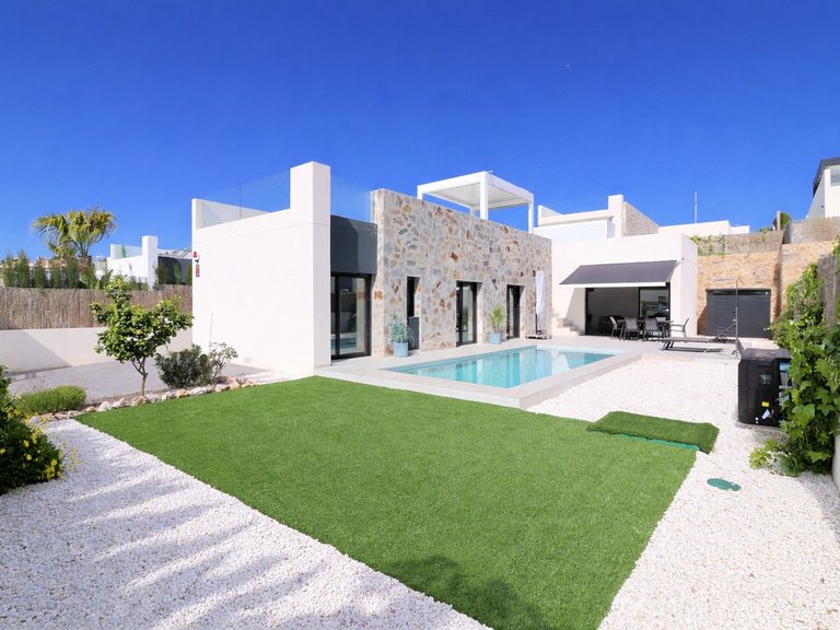 Villa for Sale in Algorfa, Alicante 2