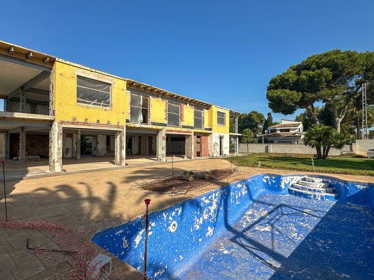 Villa for Sale in Cabo Roig, Alicante 6