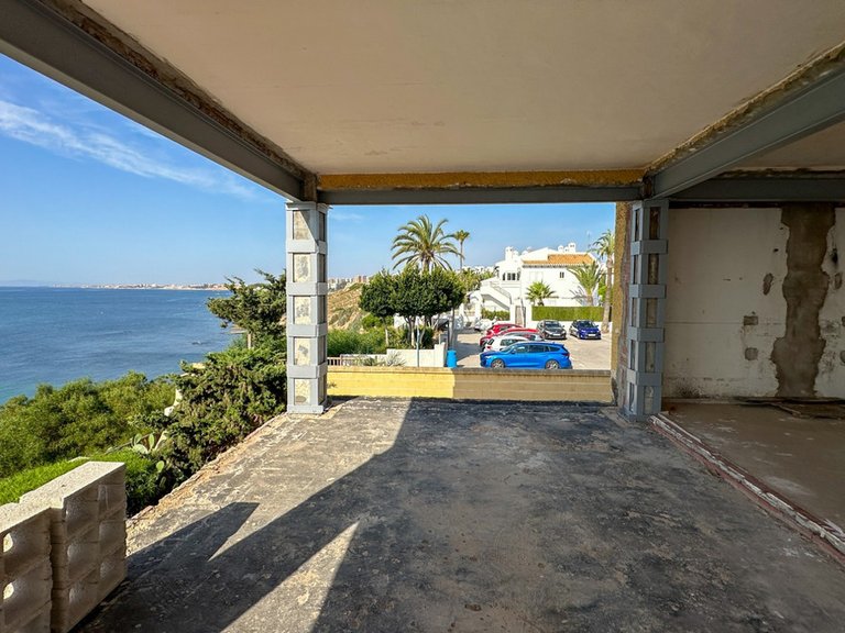 Villa for Sale in Cabo Roig, Alicante 10