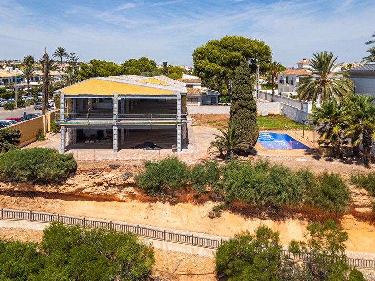 Villa for Sale in Cabo Roig, Alicante 23