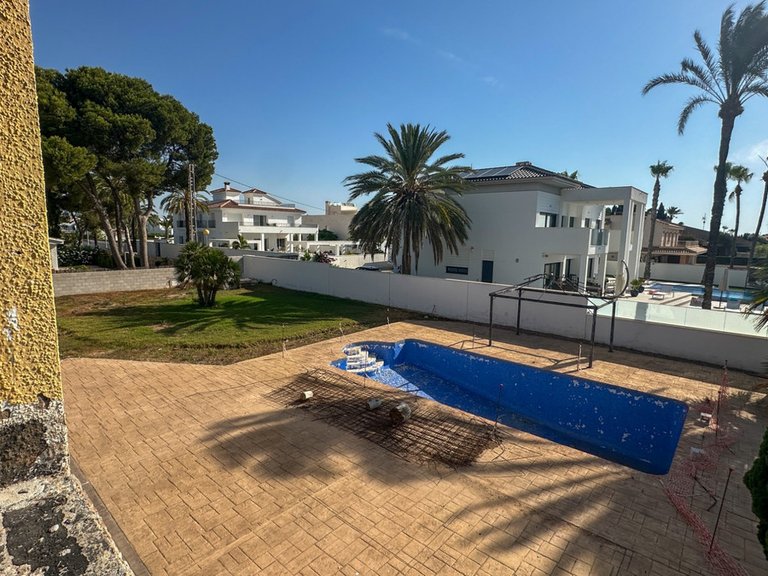 Villa for Sale in Cabo Roig, Alicante 35