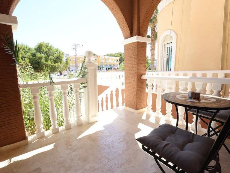 Villa for Sale in Villamartin, Alicante 3