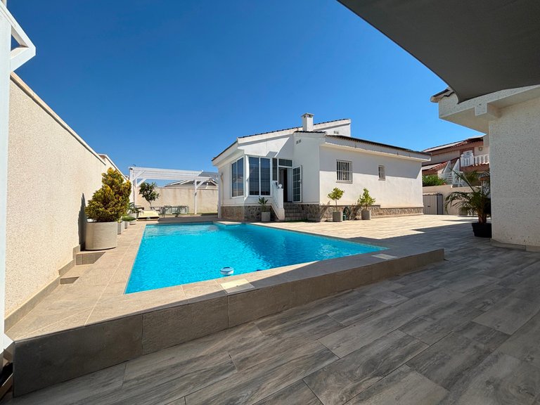 Villa for Sale in Ciudad Quesada, Alicante 2