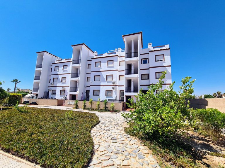 Apartment for Sale in Punta Prima, Alicante 17