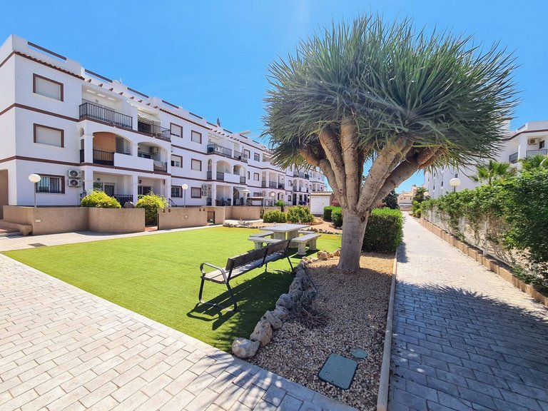 Apartment for Sale in Punta Prima, Alicante 22