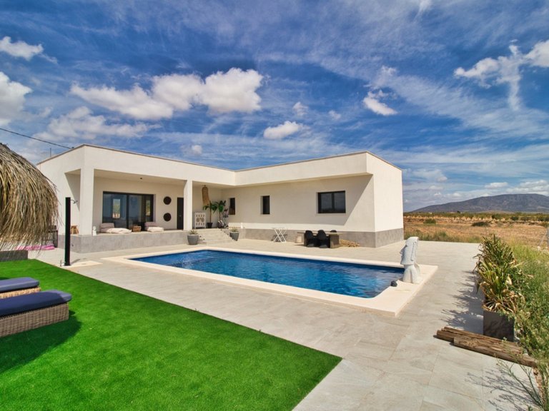 Villa for Sale in Pinoso, Alicante 12