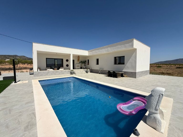 Villa for Sale in Pinoso, Alicante 31