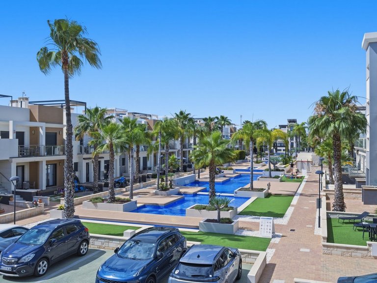 Apartment for Sale in La Zenia, Alicante 8