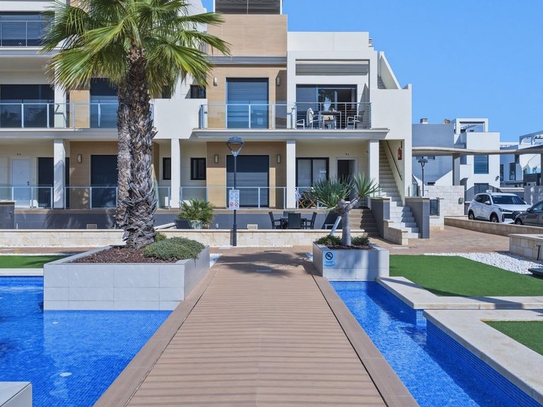 Apartment for Sale in La Zenia, Alicante 31