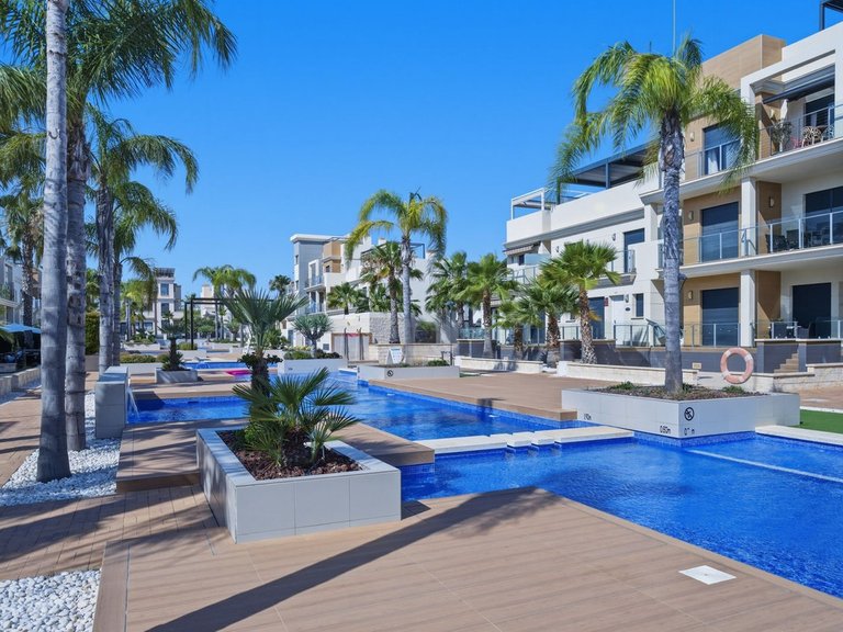 Apartment for Sale in La Zenia, Alicante 33