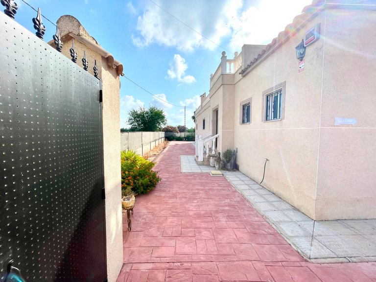 Villa for Sale in Catral, Alicante 16