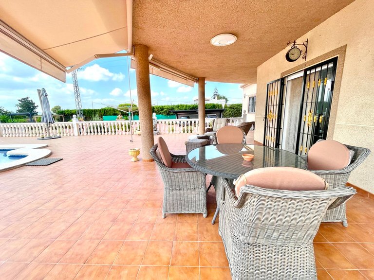 Villa for Sale in Catral, Alicante 40