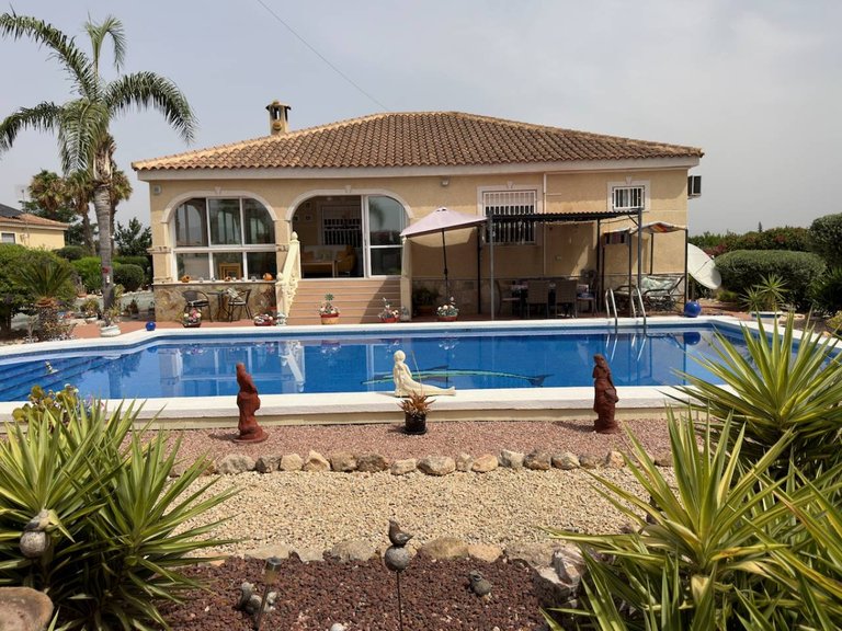 Villa for Sale in Catral, Alicante 1