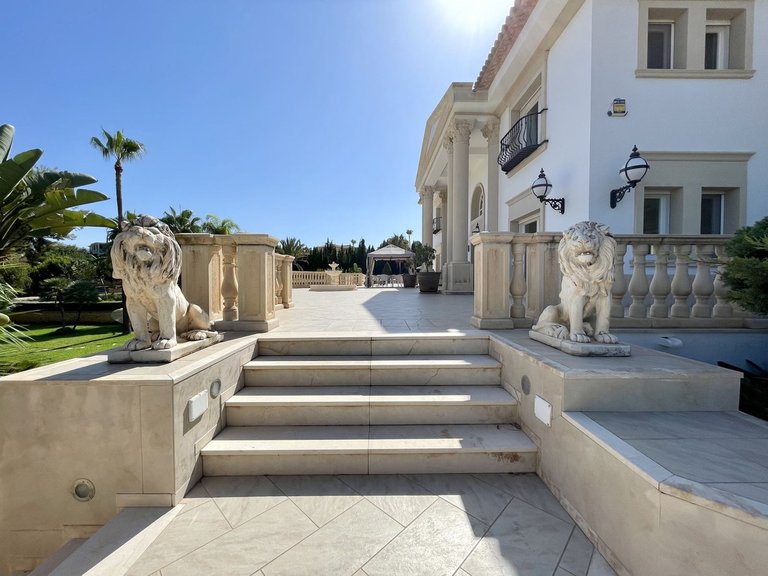 Villa for Sale in Alicante, Alicante 24