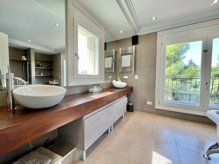 Villa for Sale in Alicante, Alicante 32