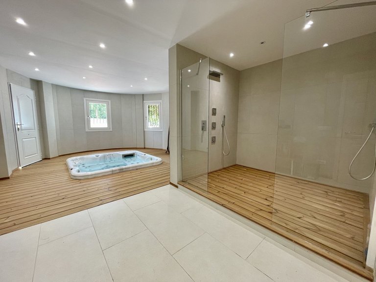 Villa for Sale in Alicante, Alicante 33