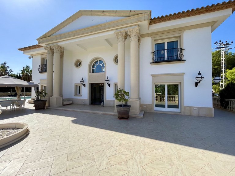 Villa for Sale in Alicante, Alicante 38