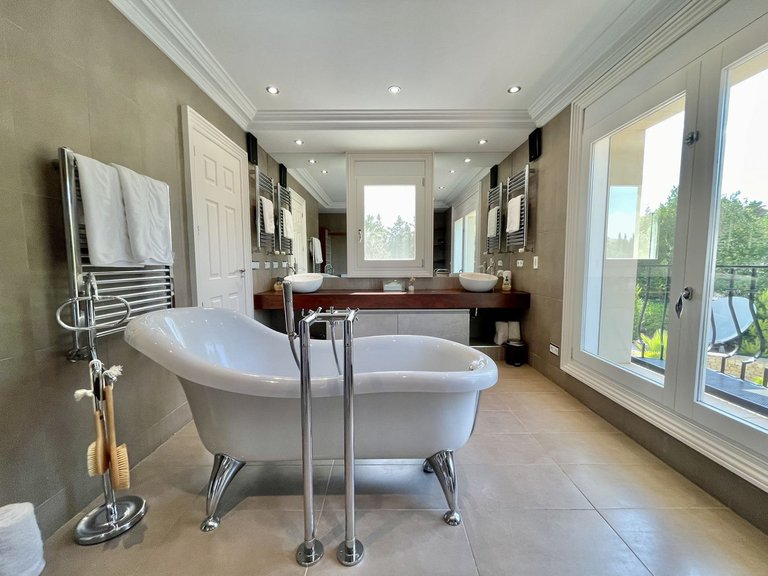 Villa for Sale in Alicante, Alicante 39