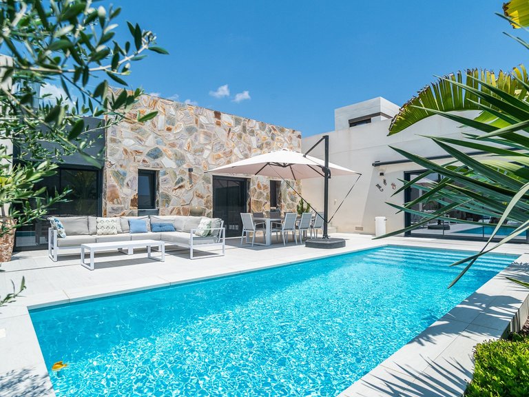 Villa for Sale in Algorfa, Alicante 1