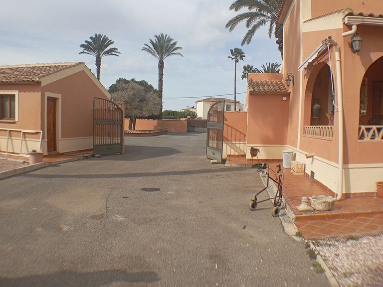 Villa for Sale in Dolores, Alicante 4