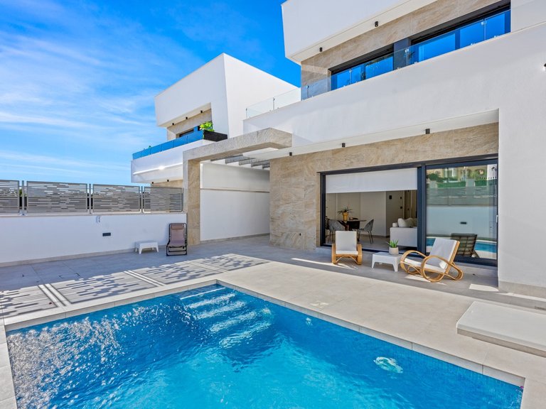 Villa for Sale in Villamartin, Alicante 15
