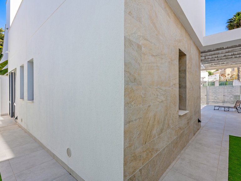 Villa for Sale in Villamartin, Alicante 31