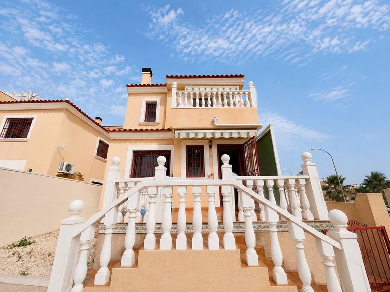 Villa for Sale in Villamartin, Alicante 20