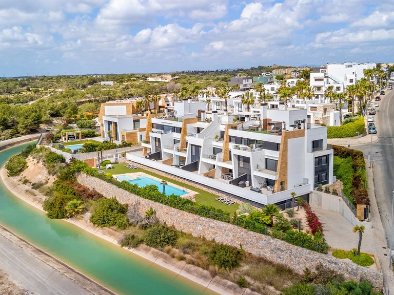 Apartment for Sale in Villamartin, Alicante 33