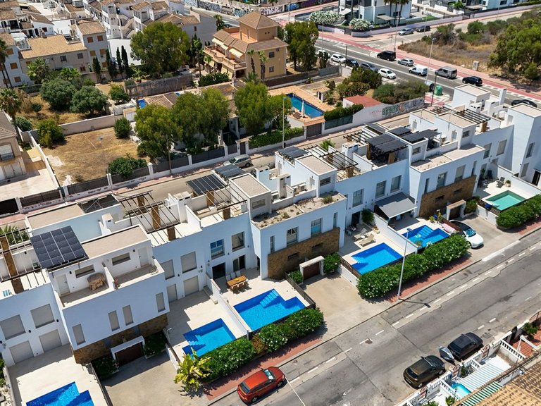 Town House for Sale in Torrevieja, Alicante 3