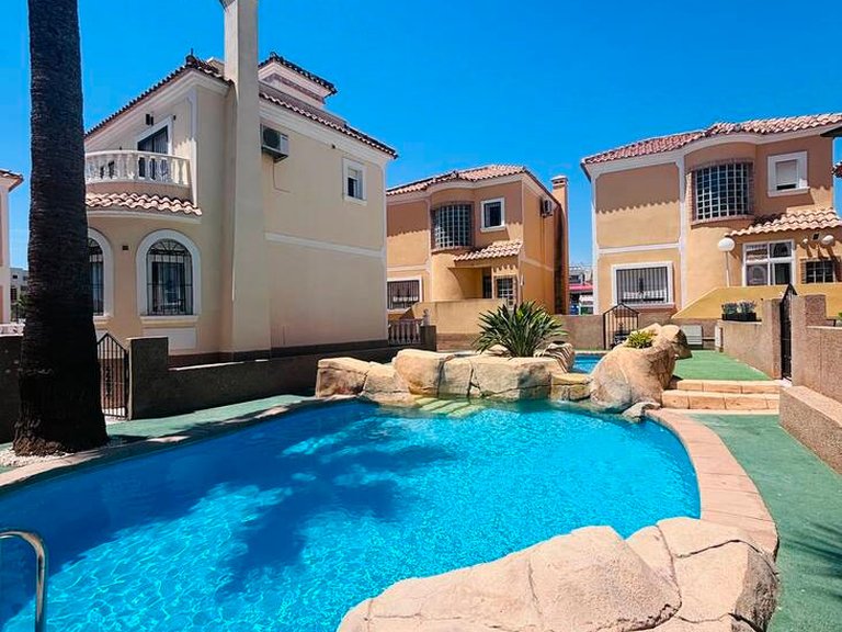 Villa for Sale in Villamartin, Alicante 6