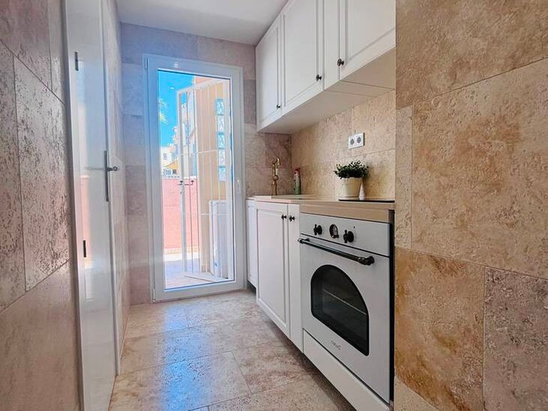 Villa for Sale in Villamartin, Alicante 10