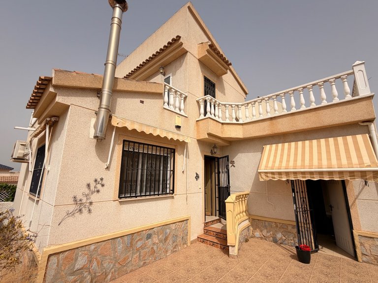 Villa for Sale in Benijofar, Alicante 1