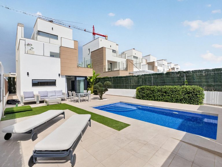 Villa for Sale in Guardamar Del Segura, Alicante 3