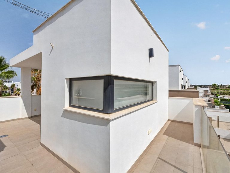 Villa for Sale in Guardamar Del Segura, Alicante 42