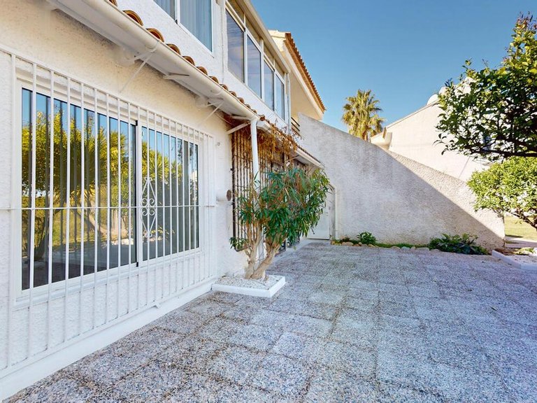 Villa for Sale in Villamartin, Alicante 19