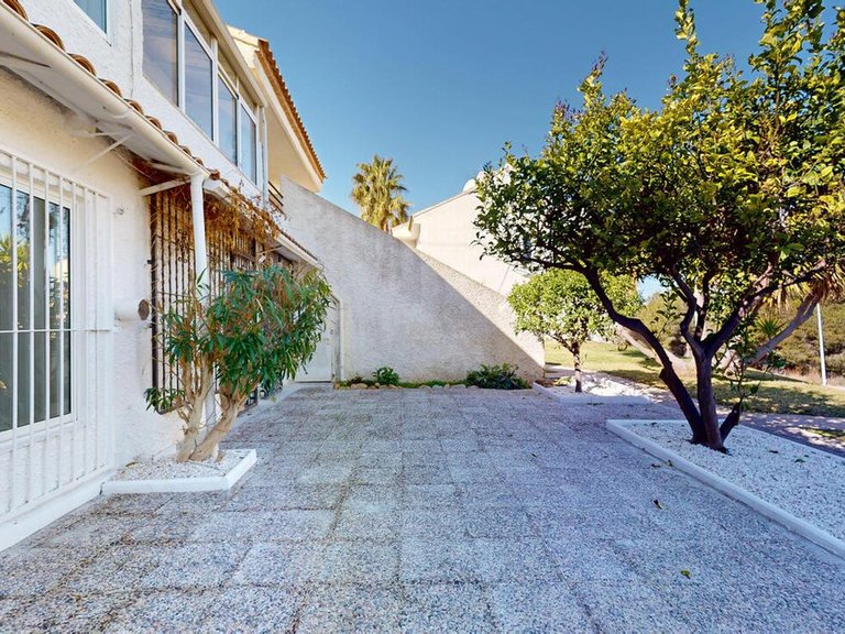 Villa for Sale in Villamartin, Alicante 22