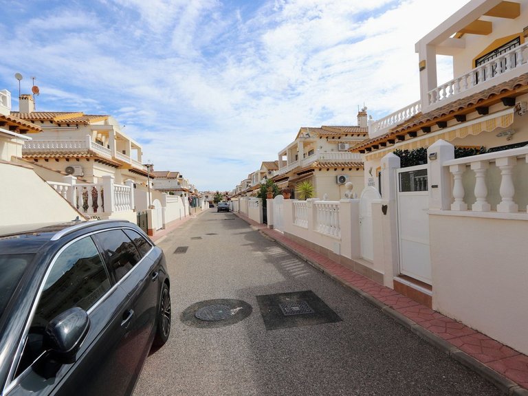 Town House for Sale in Punta Prima, Alicante 36